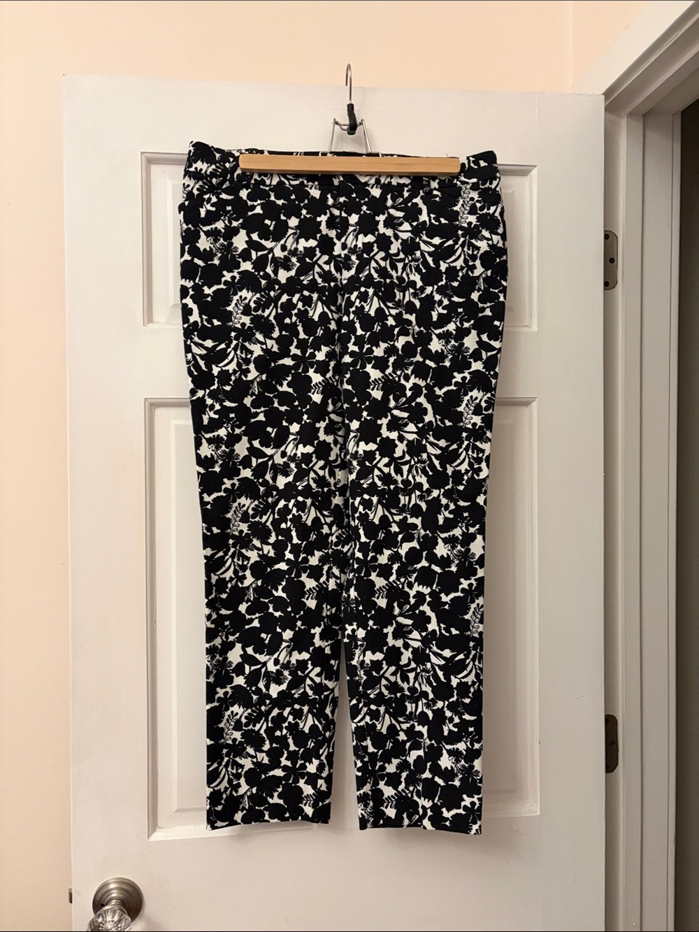 Charter Club Black & White Floral Straight-Leg Pants